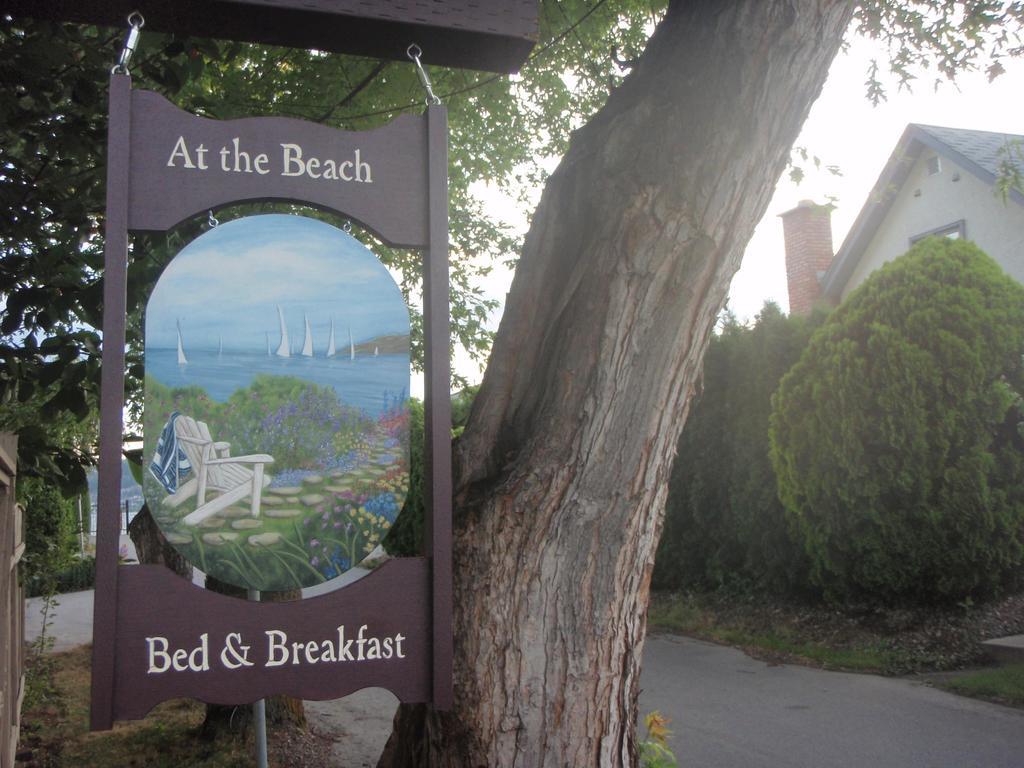 At The Beach Bed And Breakfast Kelowna Buitenkant foto