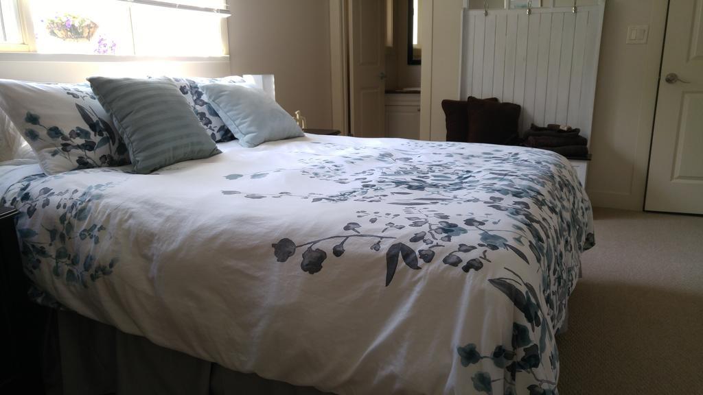 At The Beach Bed And Breakfast Kelowna Kamer foto