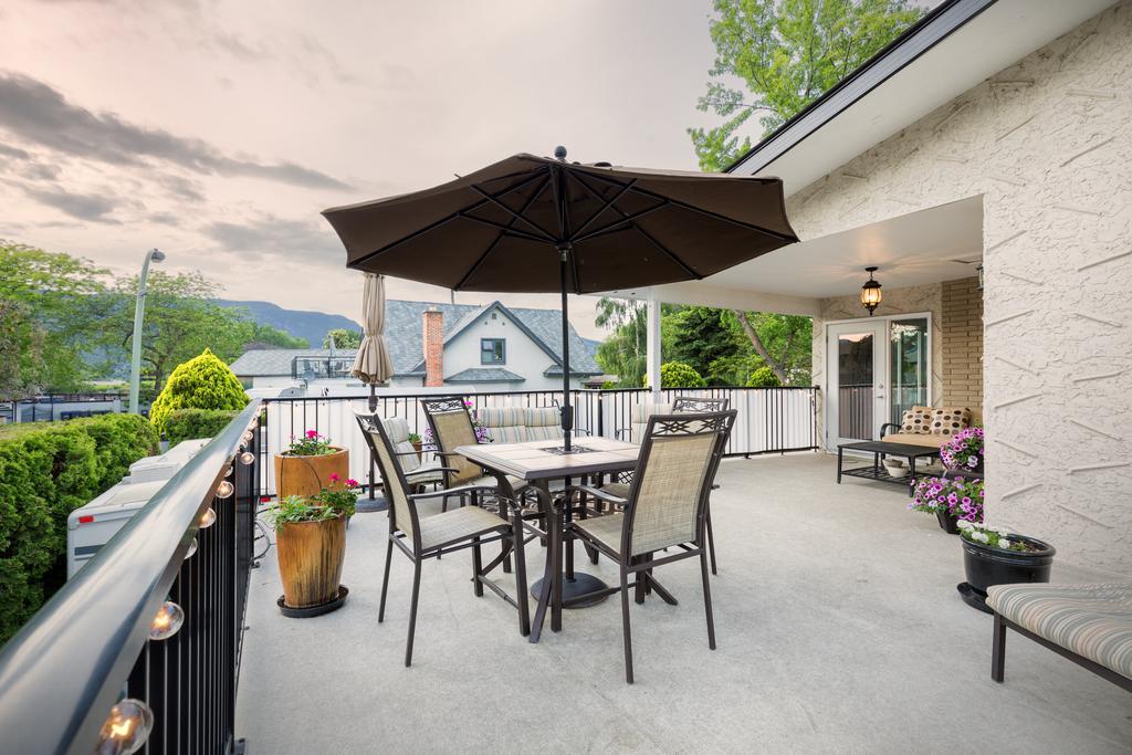 At The Beach Bed And Breakfast Kelowna Buitenkant foto